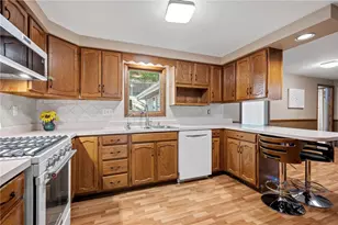 858 Bocktown Rd, Moon/Crescent Twp, PA 15046 - Photo 9