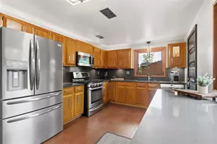 850 Bockstoce Ave, Pittsburgh, PA 15234 - Photo 11