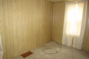 48 Locust St, Ellsworth Boro, PA 15331 - Photo 11