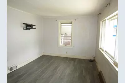 48 Locust St, Ellsworth Boro, PA 15331 - Photo 7