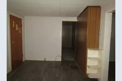 48 Locust St, Ellsworth Boro, PA 15331 - Photo 9