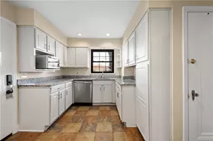 601 Winfield St, Bridgeville, PA 15017 - Photo 9