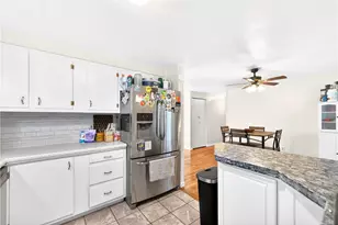 417 Peters Dr, Pittsburgh, PA 15116 - Photo 21