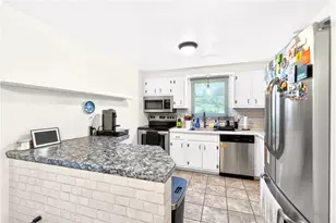417 Peters Dr, Pittsburgh, PA 15116 - Photo 19