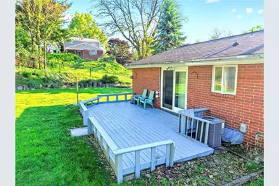 417 Peters Dr, Pittsburgh, PA 15116 - Photo 7