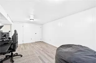 417 Peters Dr, Pittsburgh, PA 15116 - Photo 35