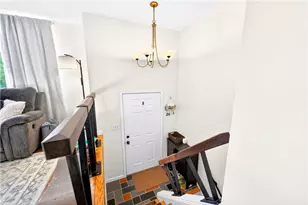 417 Peters Dr, Pittsburgh, PA 15116 - Photo 13