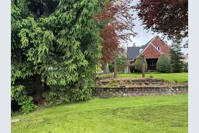 106 Milheim Dr, Center Township, PA 16001 - Photo 3