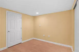 1049 Windermere Dr, Pittsburgh, PA 15218 - Photo 33