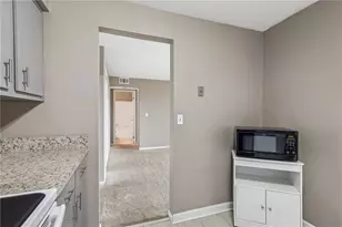 611 Calais Dr, Pittsburgh, PA 15237 - Photo 9