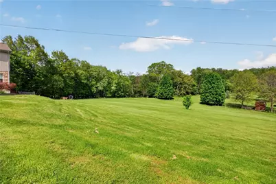 6424 Churchill Rd, Bethel Park, PA 15102 - Photo 5