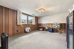 487 Tivoli Rd, Pittsburgh, PA 15239 - Photo 23