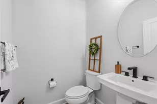 300 Crest Ln, Adams Township, PA 16046 - Photo 17