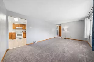 221 Clay Dr, Pittsburgh, PA 15235 - Photo 5