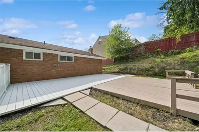 221 Clay Dr, Pittsburgh, PA 15235 - Photo 29