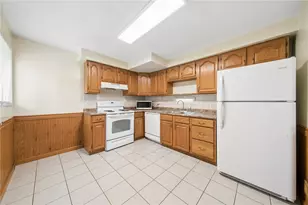 221 Clay Dr, Pittsburgh, PA 15235 - Photo 7