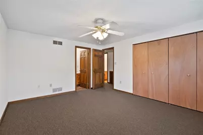 1004 River Oaks Dr, Pittsburgh, PA 15215 - Photo 17