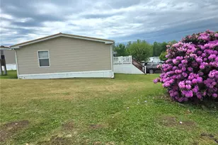 332 Maruca Dr, Mt Pleasant Boro, PA 15666 - Photo 7