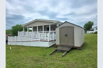 332 Maruca Dr, Mt Pleasant Boro, PA 15666 - Photo 5