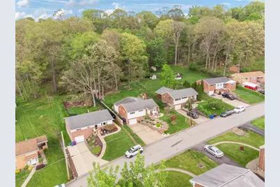 90 Sierra Dr, Pittsburgh, PA 15239 - Photo 9