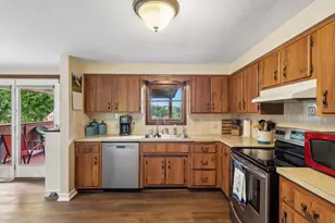 40 Meadowcrest Dr, Cecil, PA 15321 - Photo 9