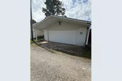 112 N 1st St, Jeannette, PA 15644 - Photo 47