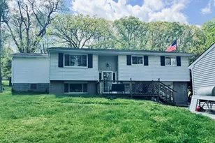 87 McMichael Rd, Carnegie, PA 15106 - Photo 1