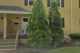 102 Raleigh Ct, Ross Twp, PA 15237 - Photo 1