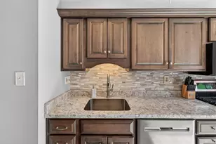 307 Lawrence Pl, Coraopolis, PA 15108 - Photo 7