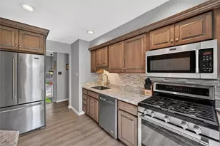 307 Lawrence Pl, Coraopolis, PA 15108 - Photo 9