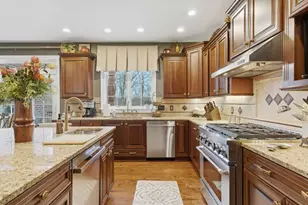 24 S Cowan Rd, Collier Township, PA 15106 - Photo 11
