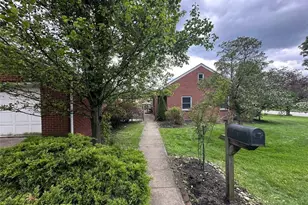 904 Sandalwood Dr, Greensburg, PA 15601 - Photo 9