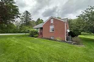 904 Sandalwood Dr, Greensburg, PA 15601 - Photo 3