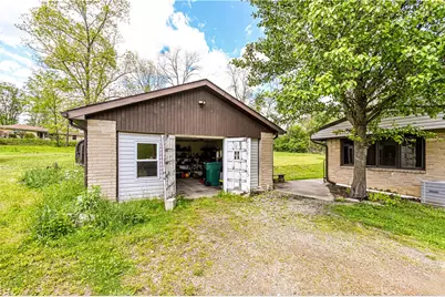 324 Fenfield Dr, Unity Township, PA 15650 - Photo 9