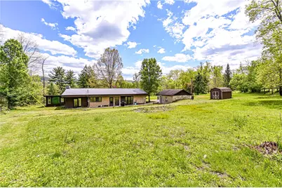 324 Fenfield Dr, Unity Township, PA 15650 - Photo 7