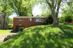 429 Woodrift Ln, Pittsburgh, PA 15236 - Photo 1
