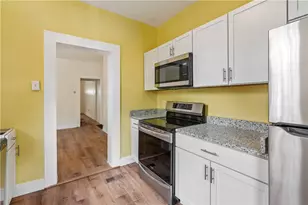 23 Edith Pl, Pittsburgh, PA 15213 - Photo 9
