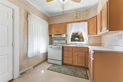 1041 Ohio Ave, Midland Boro, PA 15059 - Photo 15