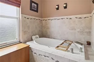442 Shelbourne Dr, Pittsburgh, PA 15239 - Photo 29
