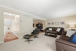 642 Woodcrest Dr, Robinson Twp, PA 15205 - Photo 11