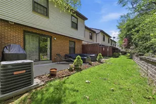 642 Woodcrest Dr, Robinson Twp, PA 15205 - Photo 3