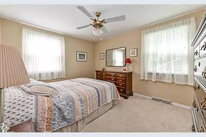 7921 Marmion Dr, Ross Twp, PA 15237 - Photo 15
