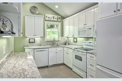 7921 Marmion Dr, Ross Twp, PA 15237 - Photo 9