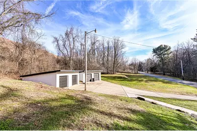 4263 Pa Route 136, Hempfield Township, PA 15601 - Photo 11