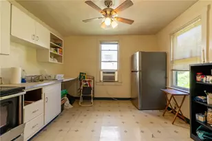 307 N 6th St, Clairton, PA 15025 - Photo 7