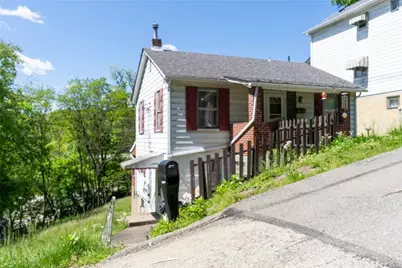 307 N 6th St, Clairton, PA 15025 - Photo 3