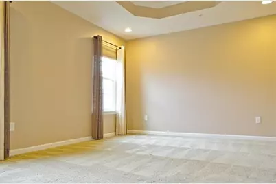317 Maple Ridge Dr, Cecil, PA 15317 - Photo 9