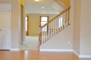 317 Maple Ridge Dr, Cecil, PA 15317 - Photo 3