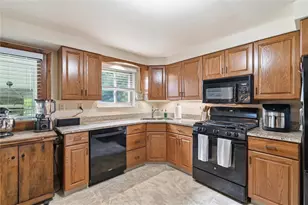 121 Rose Leaf, Scott Township, PA 15220 - Photo 15