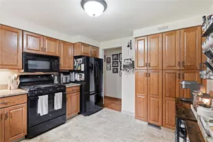 121 Rose Leaf, Scott Township, PA 15220 - Photo 13